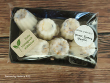 Laden Sie das Bild in den Galerie-Viewer, Wachsschmelzen (verschiedene)